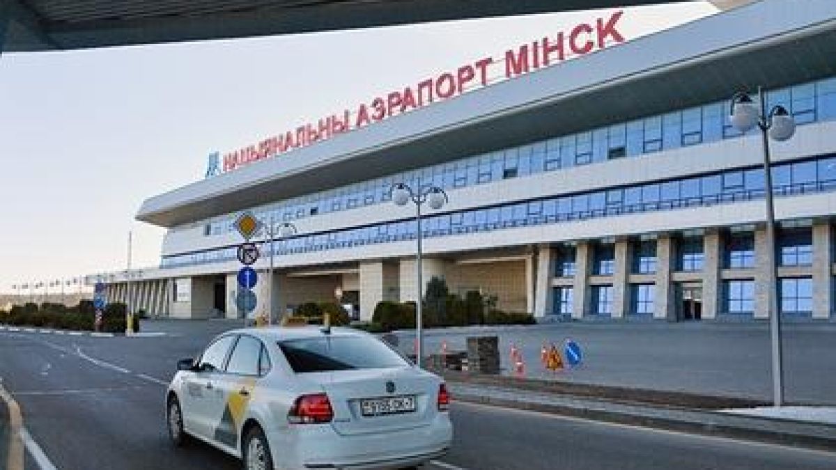 Лукашенко спечели изборите и излетя внезапно за Турция, а Беларус пламна
