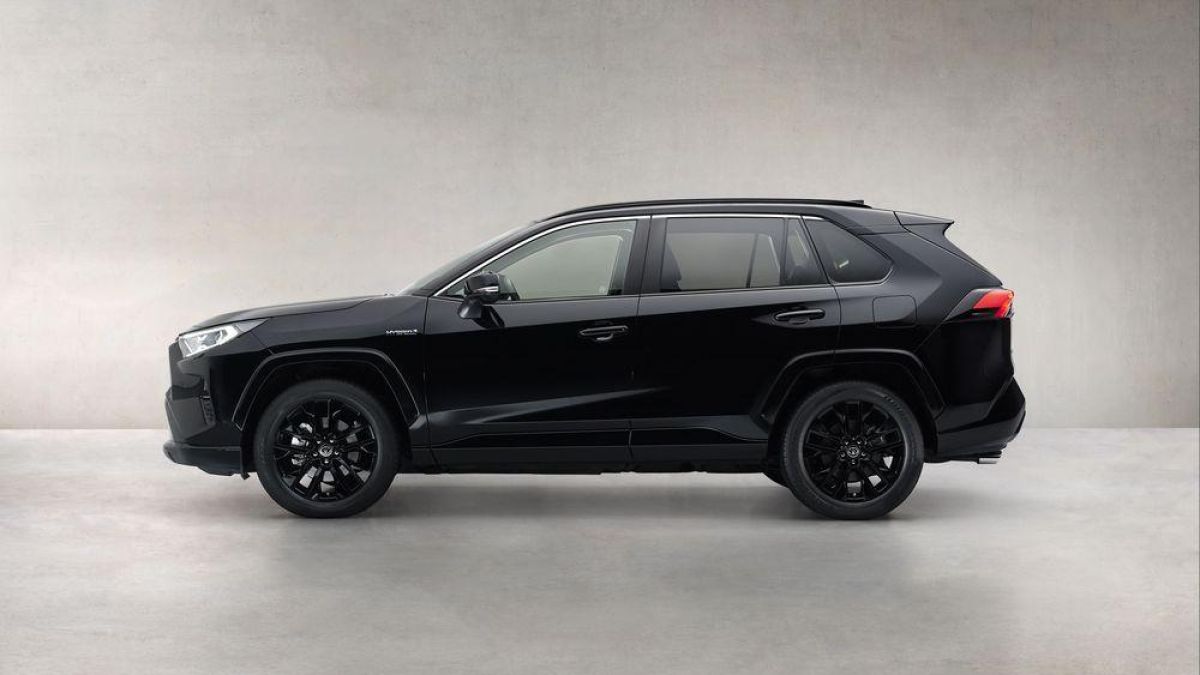 Специална черна Toyota RAV4 ще се появи на пазара в Европа СНИМКИ