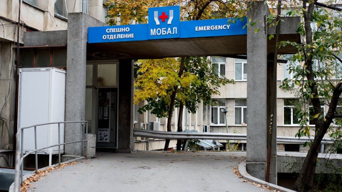 Приеха в болница братчето на починалия от К-19 абитуриент Христо Денев