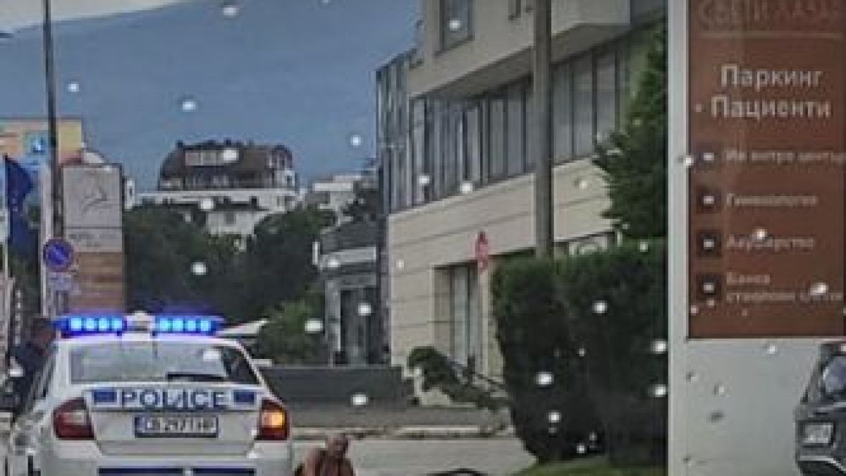 Извънредно в БЛИЦ! Окървавен мъж лежи на Симеоновско шосе СНИМКИ 