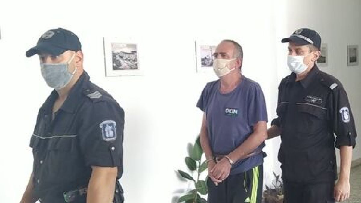 Първа СНИМКА на свирепия убиец Стоян, заклал авера си по чашка с джобно ножче