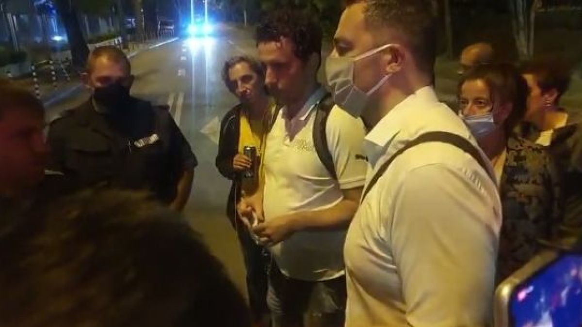 Напрегната ситуация е възникнала сред протестиращите в София ВИДЕО
