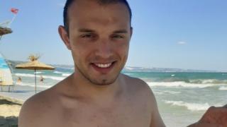 Този младеж събра очите на всички плажуващи в Балчик СНИМКИ 
