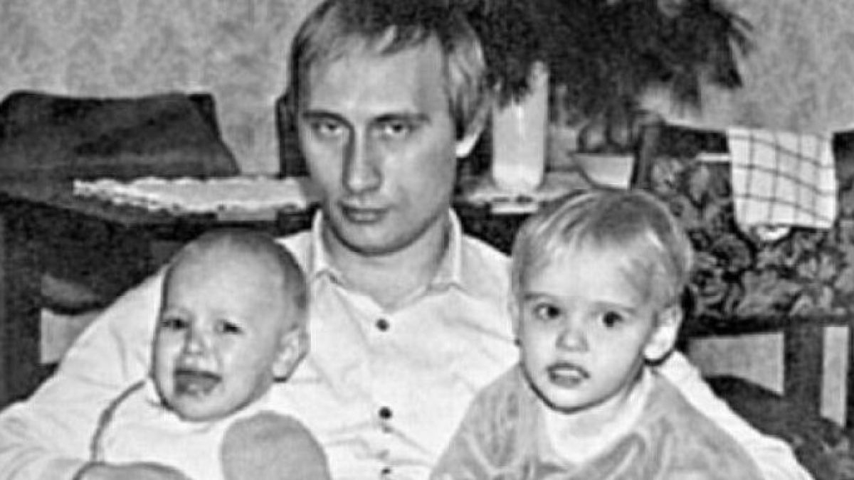 Това и в Русия не го знаят: Колко всъщност са дъщерите на Путин?