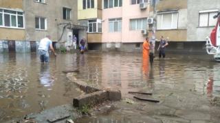 Почна се! В Благоевград, Кюстендил и Кочериново е нещо страшно, а към София идва... ВИДЕО