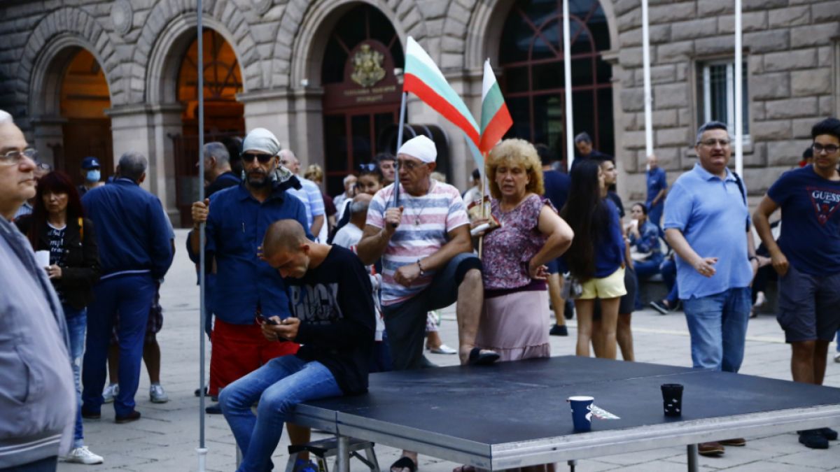 Вълна от недоволни от блокадите заля протестите СНИМКИ