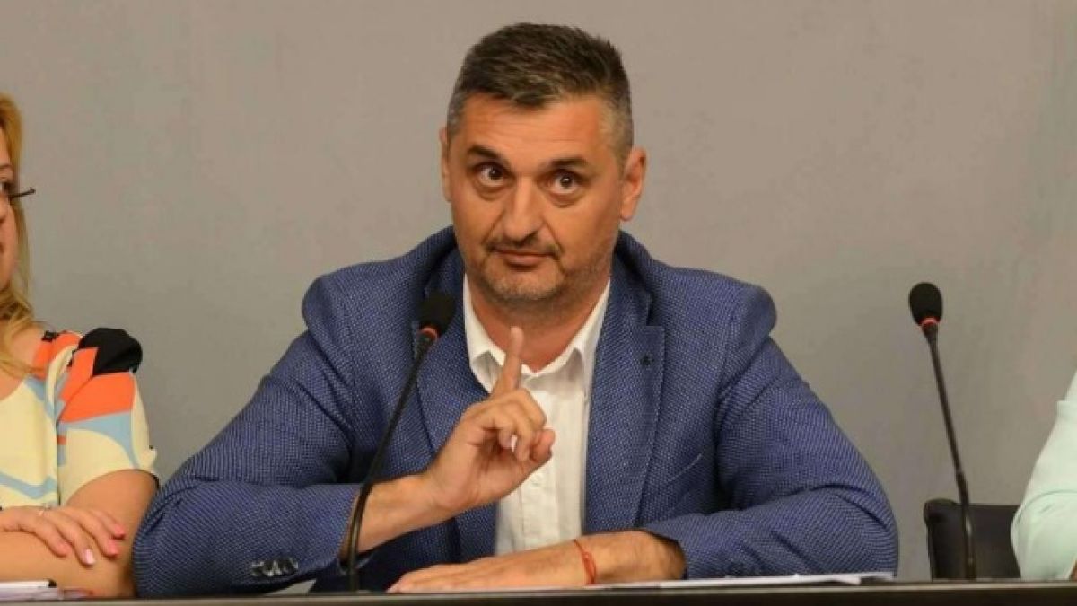 Добрев иска спешен пленум на БСП заради Конституцията 