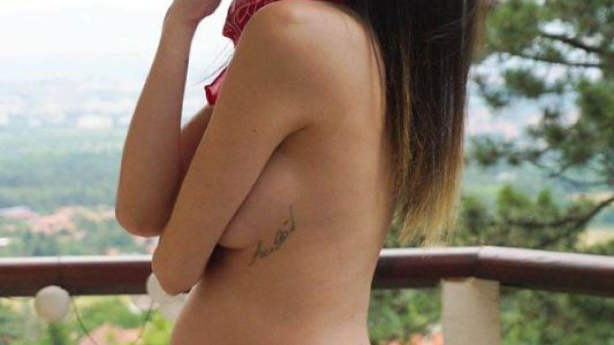 Луиза Григорова се снима гола и много бременна, за да ... СНИМКА 18+