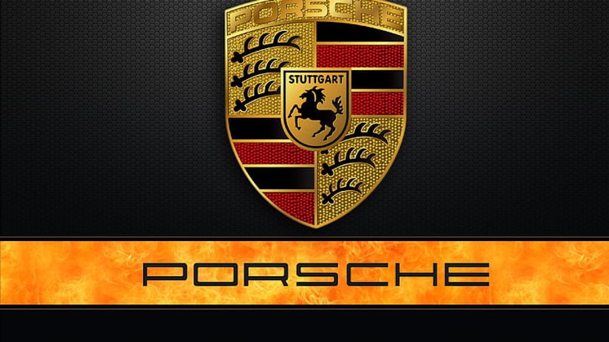 Работещите в Porsche си скубят косите заради... 
