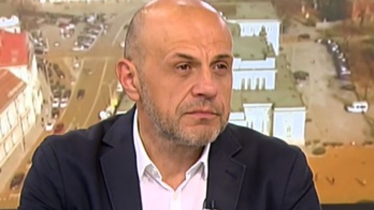 Дончев разкри кой е изготвил проекта за нова Конституция и сравни Радев с...