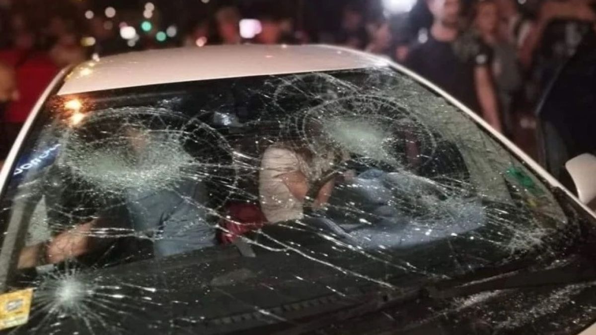 Разбра се кой е един от нападателите на майката с децата на Ситняково, Иво Беров я изкара извратена 