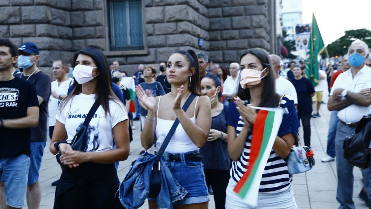 Анализ: Класификация на протестиращите и на непротестиращите