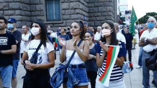 Анализ: Класификация на протестиращите и на непротестиращите
