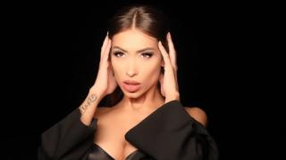 Фолкпевица си смени името по паспорт