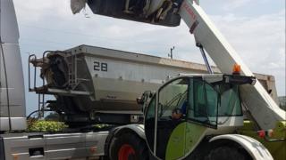 Извънредни новини за още опасни боклуци в Червен бряг СНИМКИ