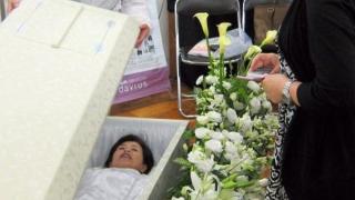 Японци борят стреса от коронаужаса по зловещ начин  