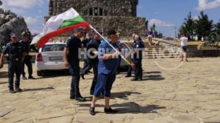 Акад. Георги Марков с тежки думи към вандалите, окупирали Паметника на свободата 