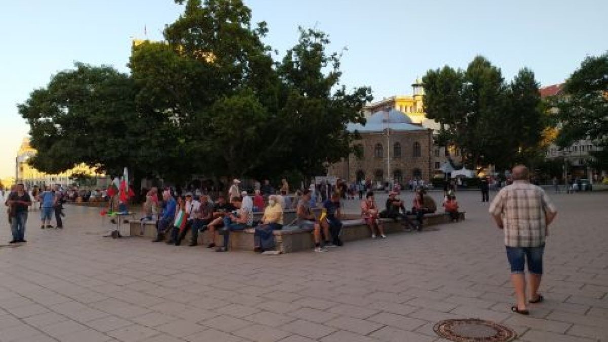 Извънредна ситуация на протеста, намеси се Спешна помощ СНИМКИ