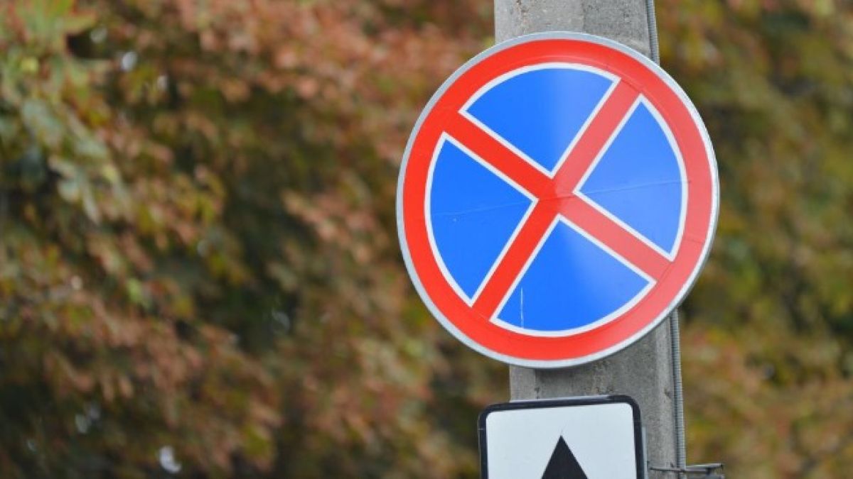 На мъж му писна да паркират други коли пред дома му и си отмъсти жестоко СНИМКИ 