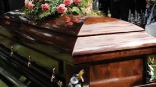 Мъртво 20-г. момиче отвори очи в погребален дом