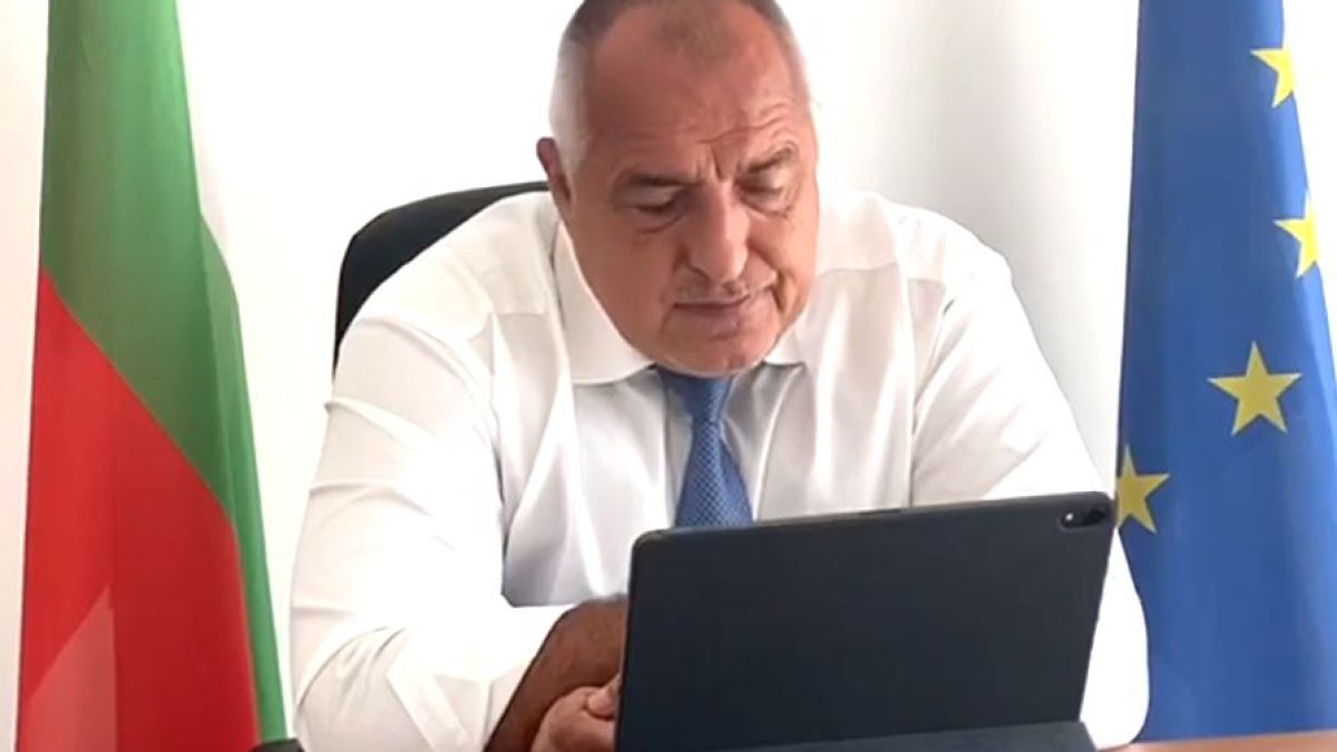 Борисов: Когато някой ми заговори за корупция му показвам... ВИДЕО