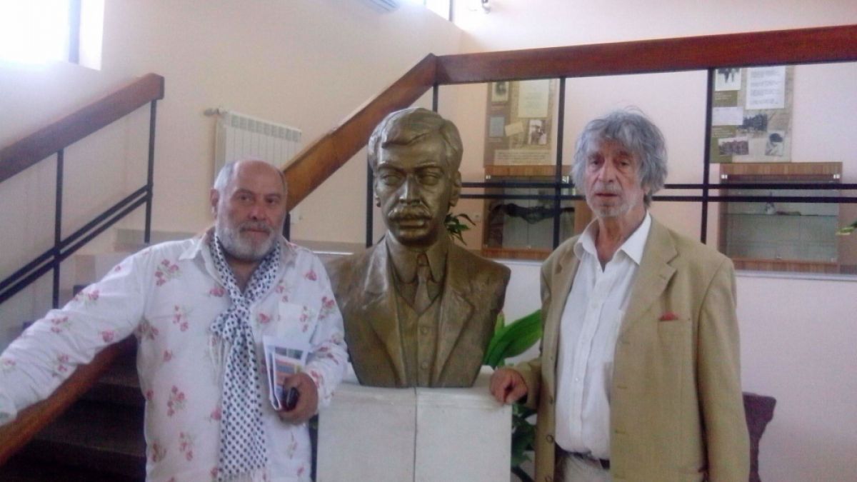 Художникът Никола Манев обещавал на изгорите си, че чак като стане на 80 ще се оженят. Да не бързат!