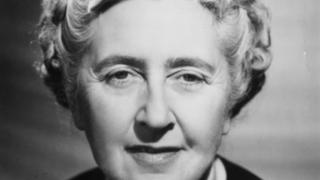 Вече е прекалено: Махат думата "негърчета" от най-популярния роман на Агата Кристи 