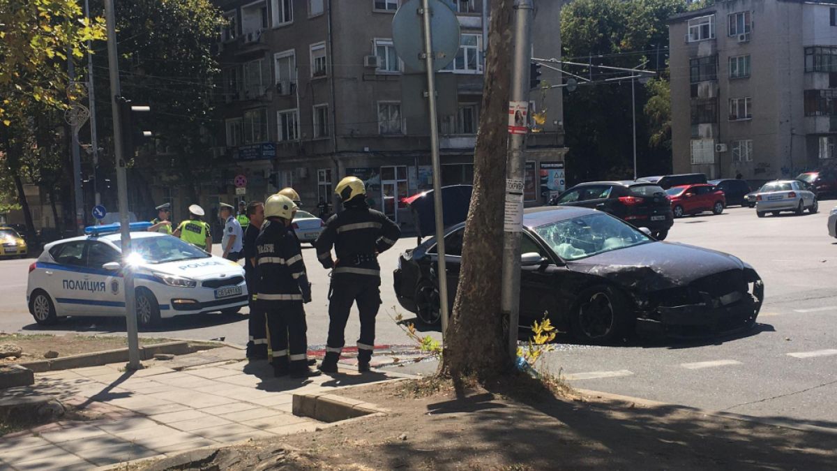 Зрелищно меле между тузарски возила в Бургас СНИМКИ