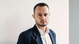 Потънал в скръб учител срази доц. Мангъров заради К-19: Как спите нощем?