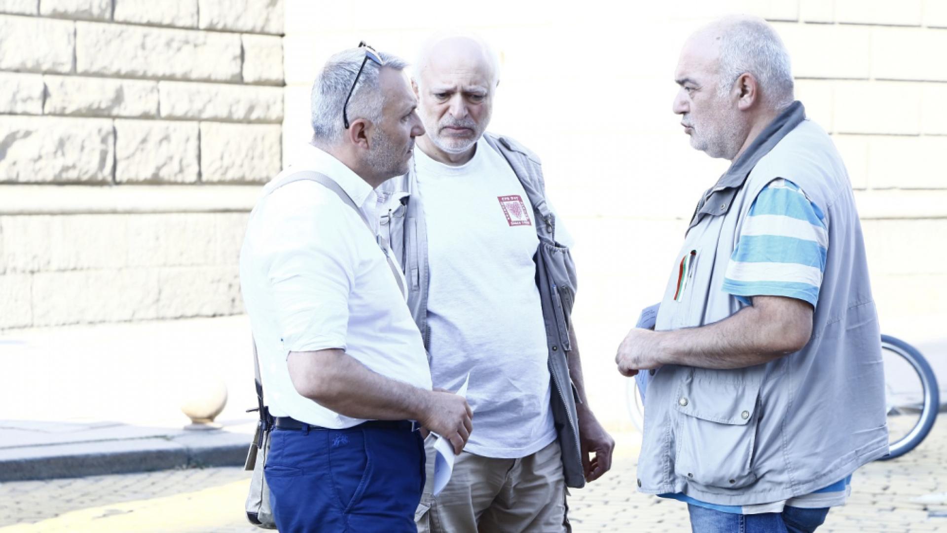 Разцепление! "Отровното трио" стана дуо