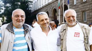 "Отровното трио" обяви за споразумение със Слави и Манолова  