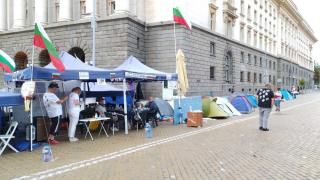 Започна се: Свирки огласиха центъра на София, трафикът е кошмар ВИДЕО