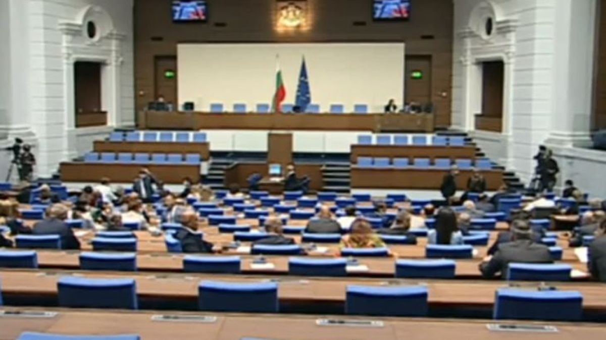 Депутатите с поредна секира за Радев, попариха още едно вето