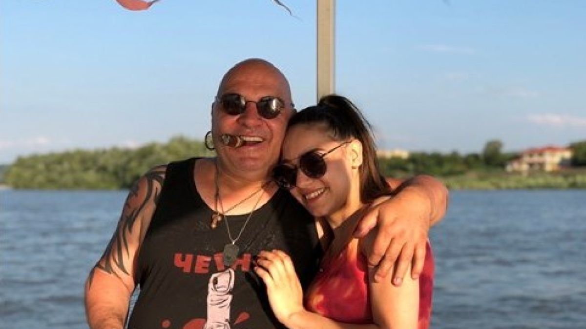 Скандално! Щерката на Фънки наля силикон в пазвата СНИМКИ