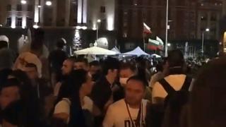 Готвят водните оръдия за протестиращите 