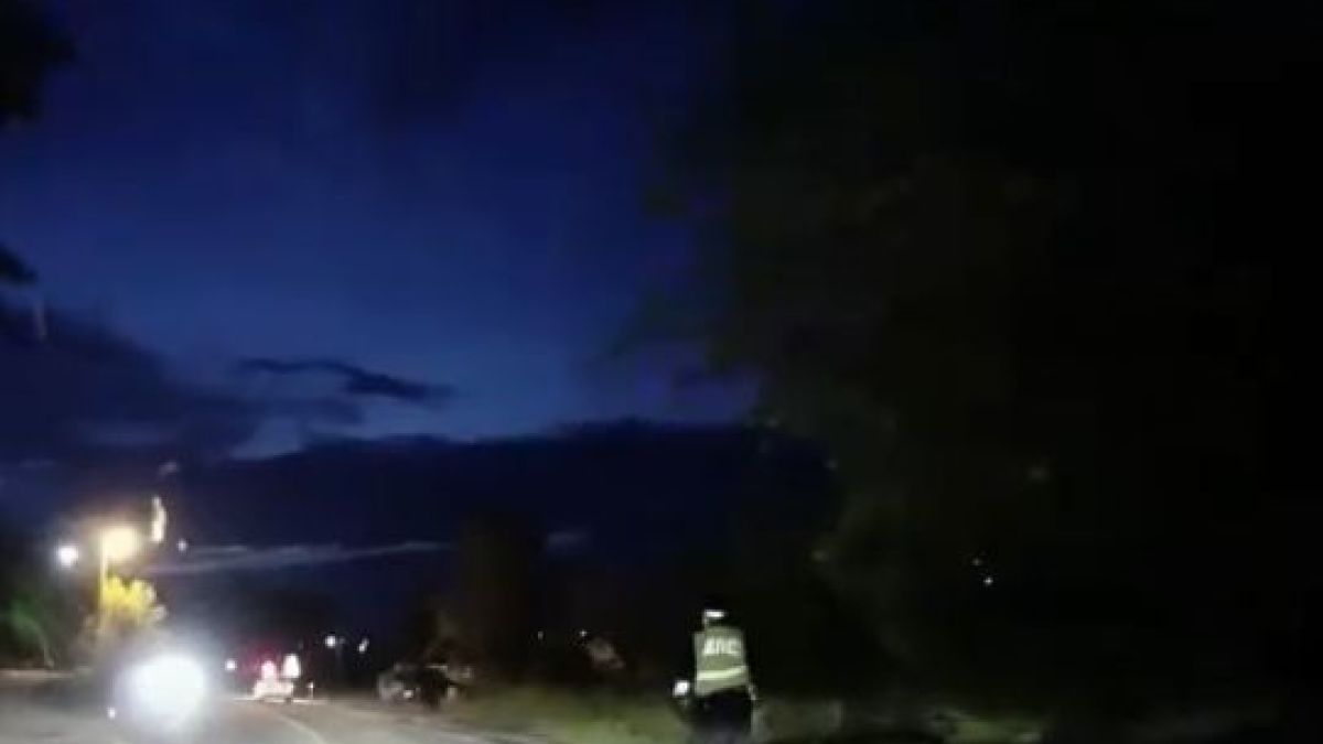 Уникално ВИДЕО: Полицай преследва патрулната си кола