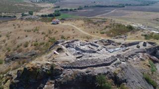 Откриха величествена кула в средновековен град до Бургас