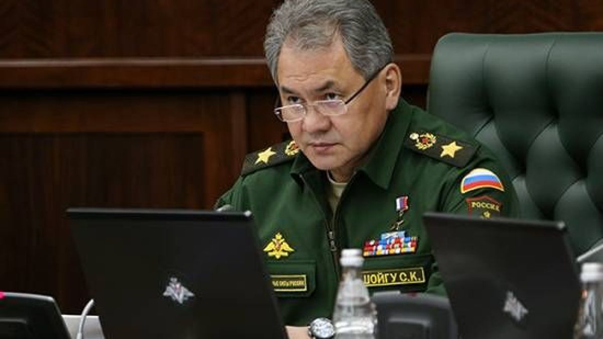 Шойгу си сложи руската ваксина срещу COVID-19