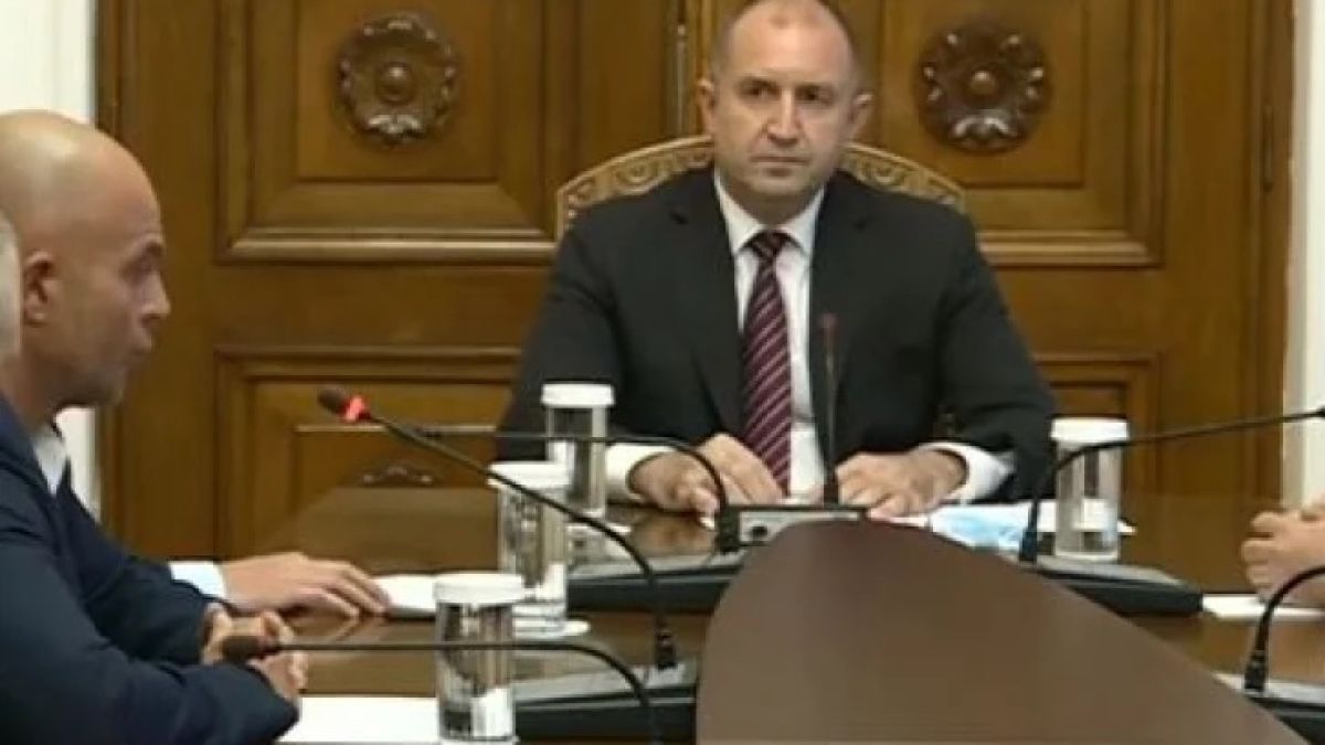 Мрежата насмете Радев, а за полицията - респект и браво момчета!