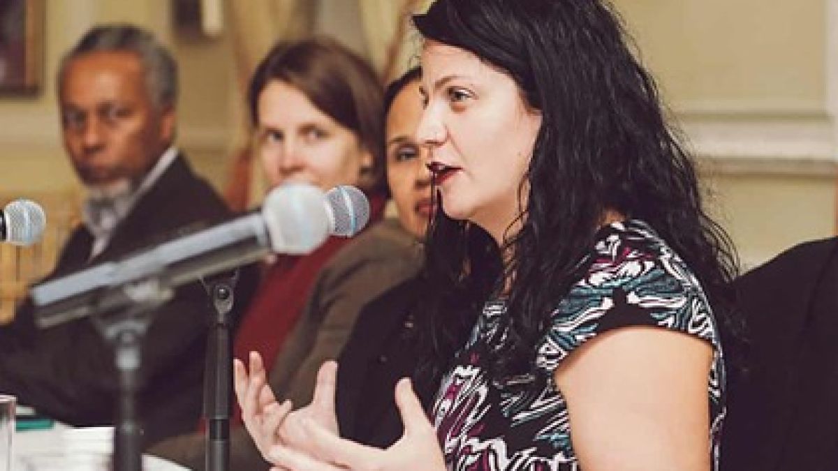 Уволниха бяла учителка, правела се на чернокожа години наред