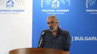 Слабаков бесен: В интернет пише куцо и сакато
