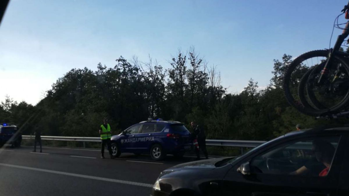 Голямото прибиране: Зверска тапа на входа за София, ад по БГ пътищата ВИДЕО