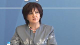 Цвета Караянчева: Ефективността на жените в обществения живот е неоспорима