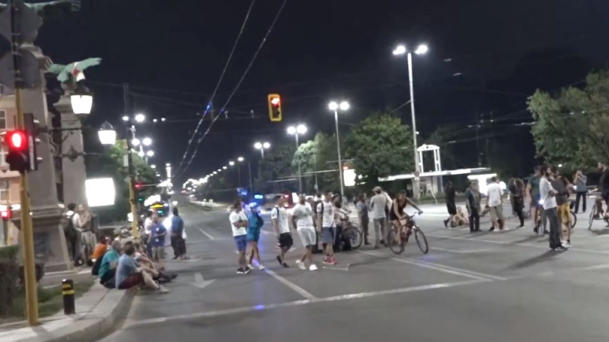 Опитаха пак да блокират Орлов мост, засега неуспешно
