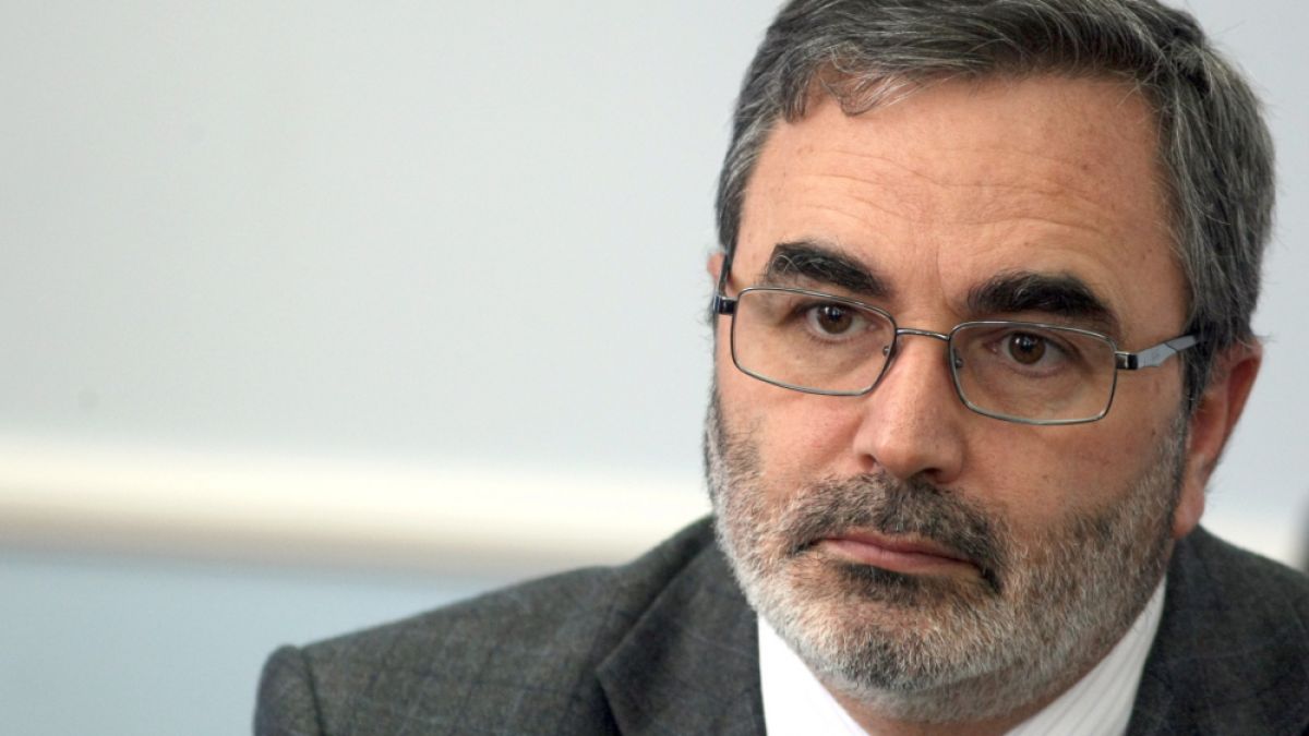 Кунчев съобщи ще бъде ли безплатен PCR-тестът за учениците 