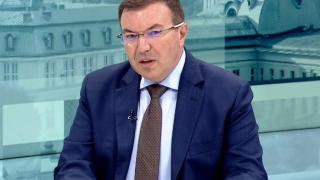 Здравният министър с мрачна К-19 прогноза на старта на учебната година 