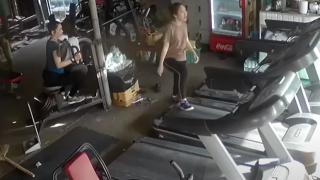 Всеки може да пострада по този начин във фитнес залата, ако не внимава ВИДЕО