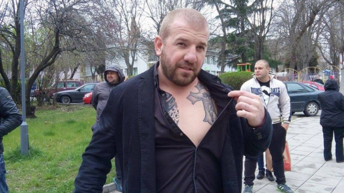 Голяма фукня: Динко Вълев яхна поръчков "Ролс Ройс" за 700 бона ВИДЕО