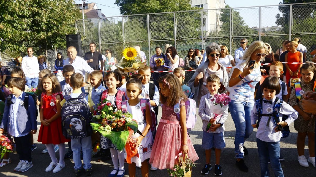 Майка в мрежата зове: Да попречим на пъкления план, да спрем децата от училище 