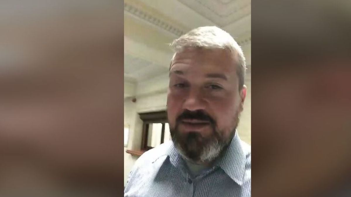 Протестиращи се намъкнаха в парламента с ултиматум и се заканват да останат там, докато... 